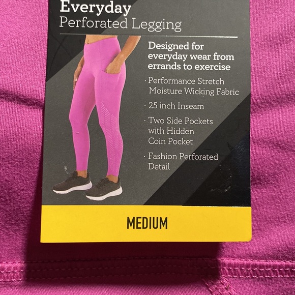 BRAND NEW EVERYDAY PERFORATED LEGGING SIZE MEDIUM! NWT! 25” INSEAM! - Picture 11 of 11